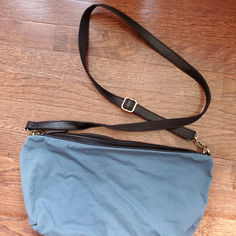 crossbody - Picture 6 of 6